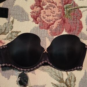New Wacoal Elegant Black Strapless Bra With Detachable Straps